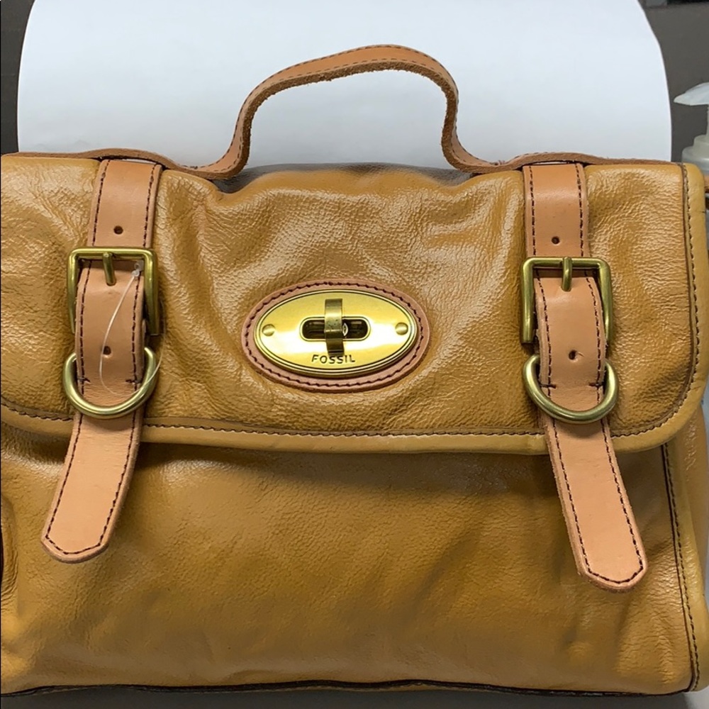 Fossil Camel Leather Purse New, no tags